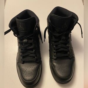Nike Jordan 1 Mid Triple Black Size: M: 11 W: 12 1/2